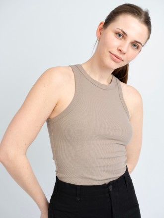 Model Laura 101359