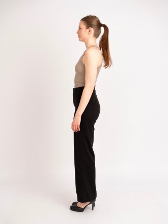 Model Laura 101359