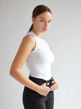 Model Karina 101751