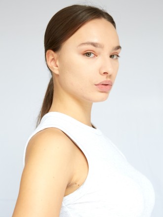 Model Karina 101751