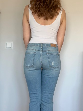 Model Alexandra 101924