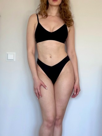 Model Alexandra 101924