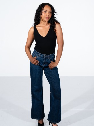 Model Andrea Carolina 102331