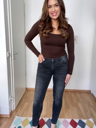 Model Lucivina 19086