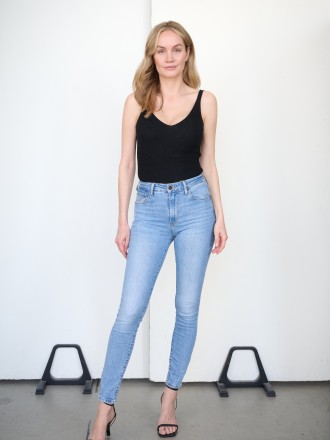 Model Jana 24398