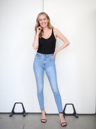 Model Jana 24398