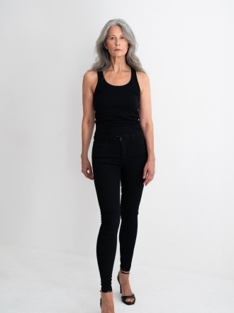 Model Karin  34926