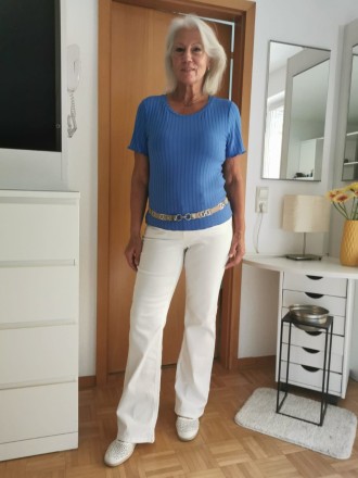 Model Bettina 47622