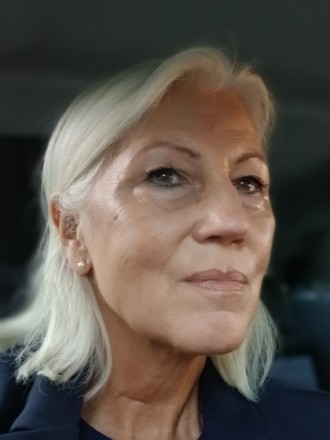 Model Bettina 47622