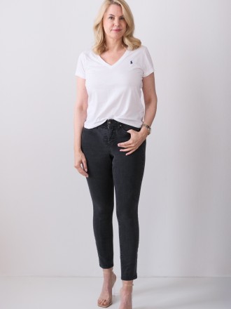 Model Andrea 58979