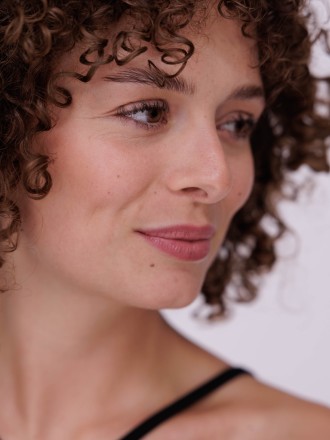 Model Shirley May 58998