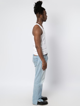 Model William  64272