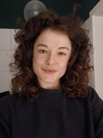 Model Jacqueline 66095