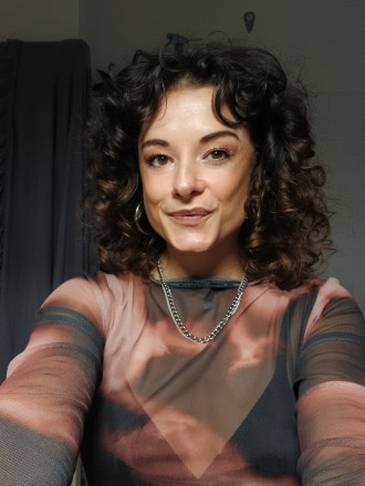 Model Jacqueline 66095