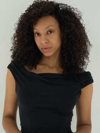 Model Miriam 67345