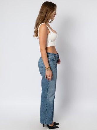 Model Victoria 67987