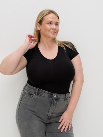 Model Madeleine 69776