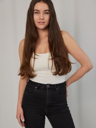 Model Pauline 69922
