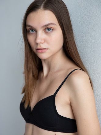 Model Anastasiia 71401