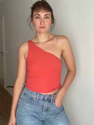 Model Sarah 71479