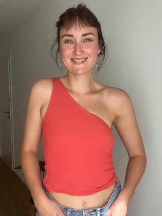 Model Sarah 71479
