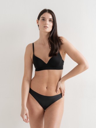 Model Laura 73983