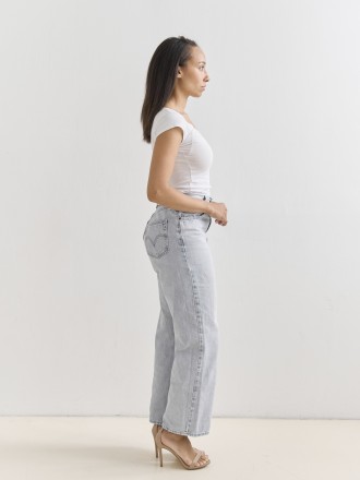 Model Linda 75349