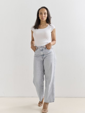 Model Linda 75349