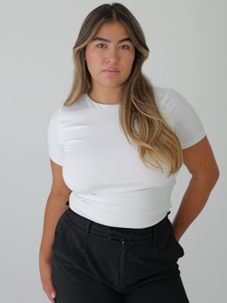 Model Anna Gulaab 76255