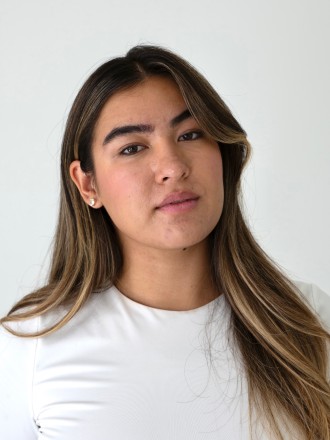 Model Anna Gulaab 76255