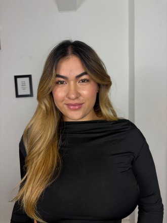 Model Anna Gulaab 76255