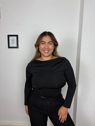 Model Anna Gulaab 76255