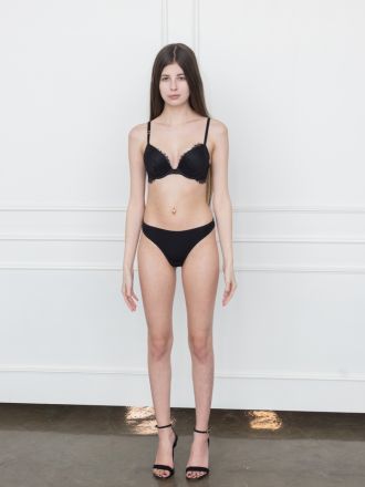 Model Alina-Zoi 77411
