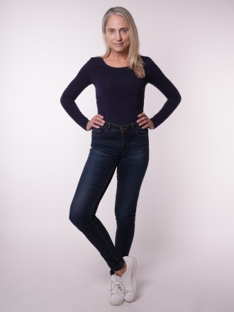 Model Bettina 78080