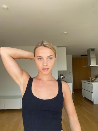 Model Nicola  78451