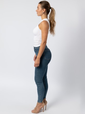 Model Aleksandra 78701