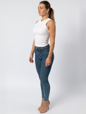 Model Aleksandra 78701