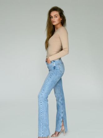 Model Tess  78973