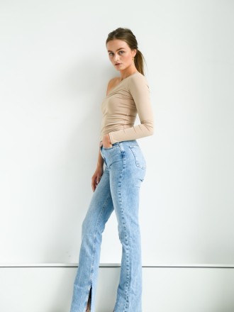 Model Tess  78973