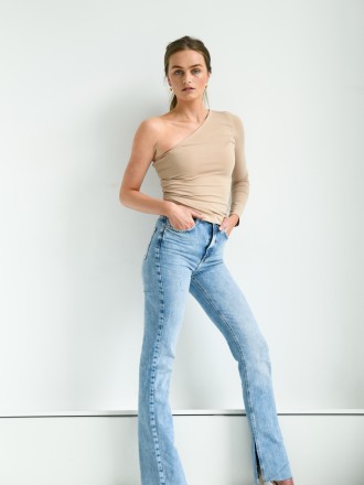 Model Tess  78973