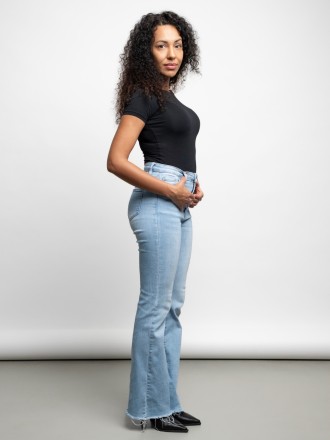 Model Ana Karolina 82053