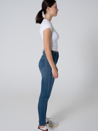 Model Vivianna 82848