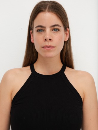 Model Anisia 86204