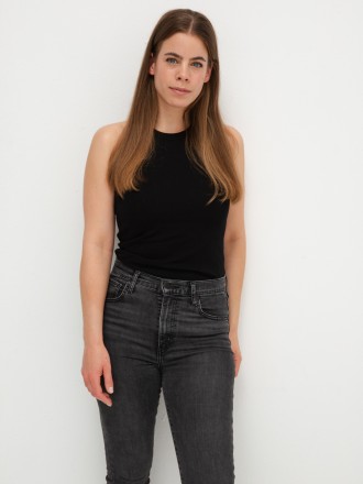 Model Anisia 86204