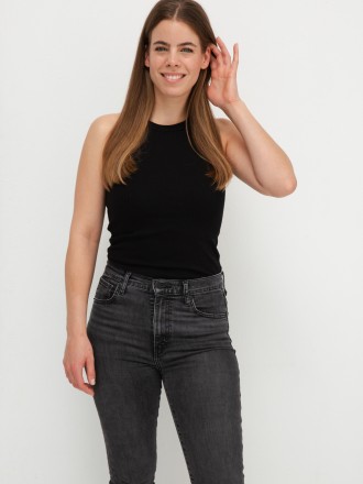 Model Anisia 86204