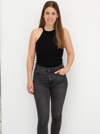 Model Anisia 86204