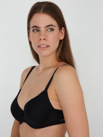 Model Anisia 86204