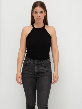 Model Anisia 86204