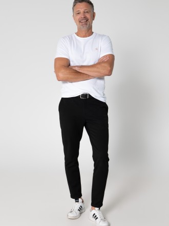 Model Karim 87689