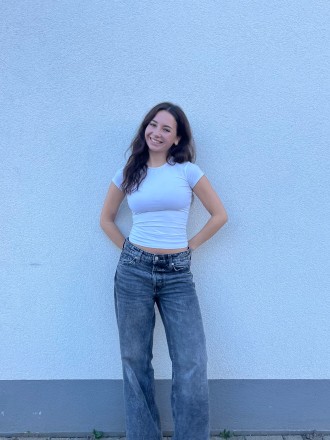 Model Sarah 89961